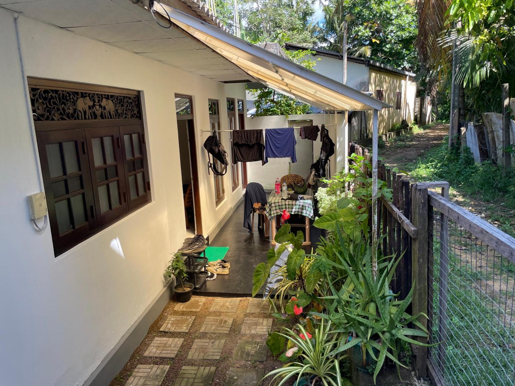 Sun & Tree Homestay Мирисса Экстерьер фото
