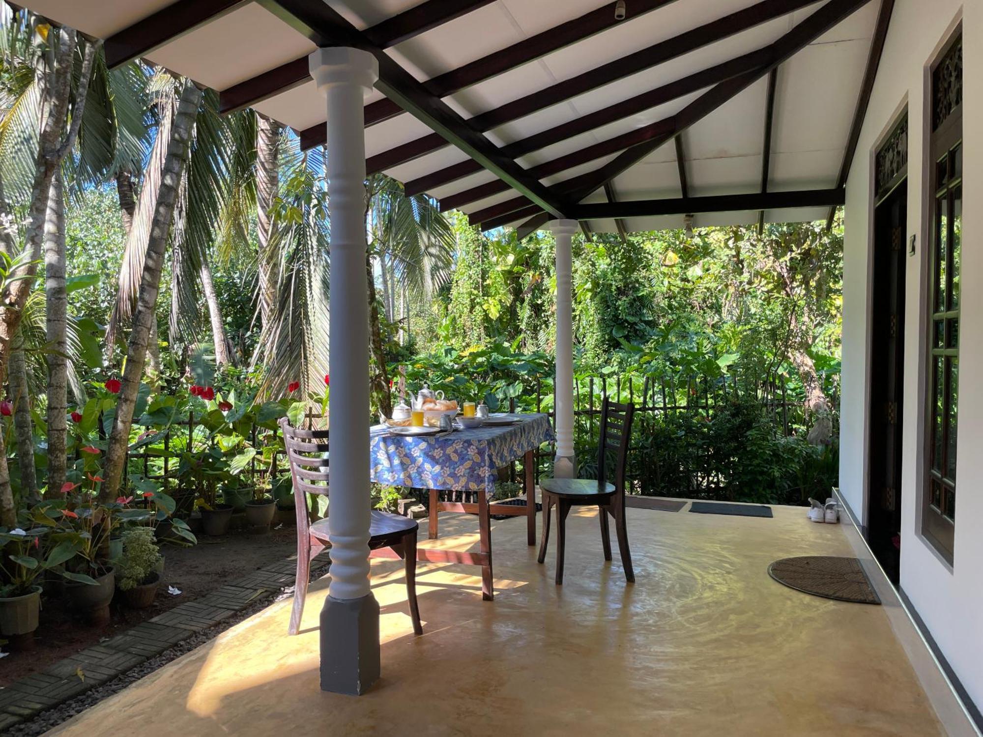 Sun & Tree Homestay Мирисса Экстерьер фото